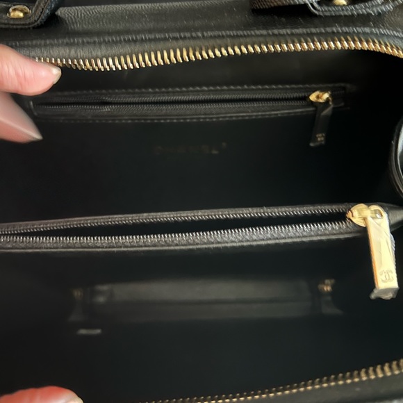 Chanel Medium Black Filigree Quilted Calf Grain Vanity Case w Handle - 20C - NWT - Picture 9 of 11